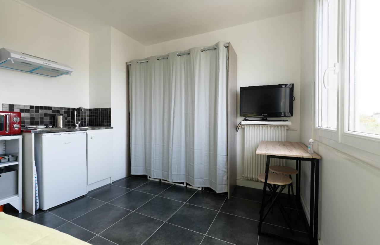 Studio A 300 Metres De La Gare Et 25 Minutes De Paris En Train Melun Dış mekan fotoğraf