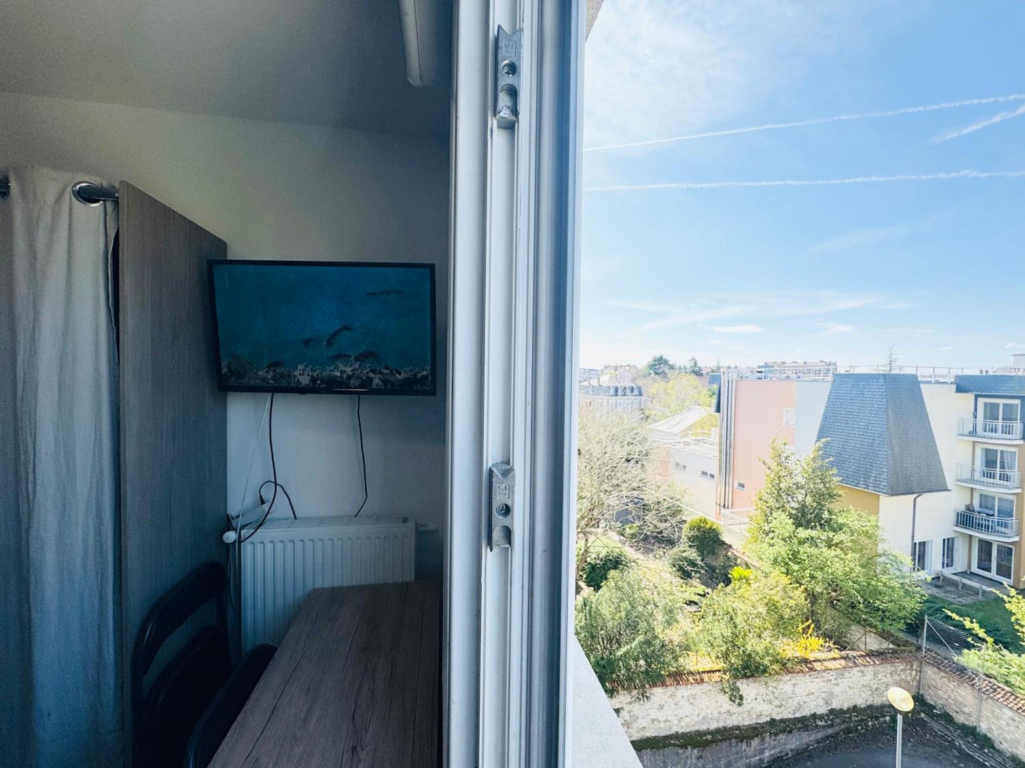 Studio A 300 Metres De La Gare Et 25 Minutes De Paris En Train Melun Dış mekan fotoğraf