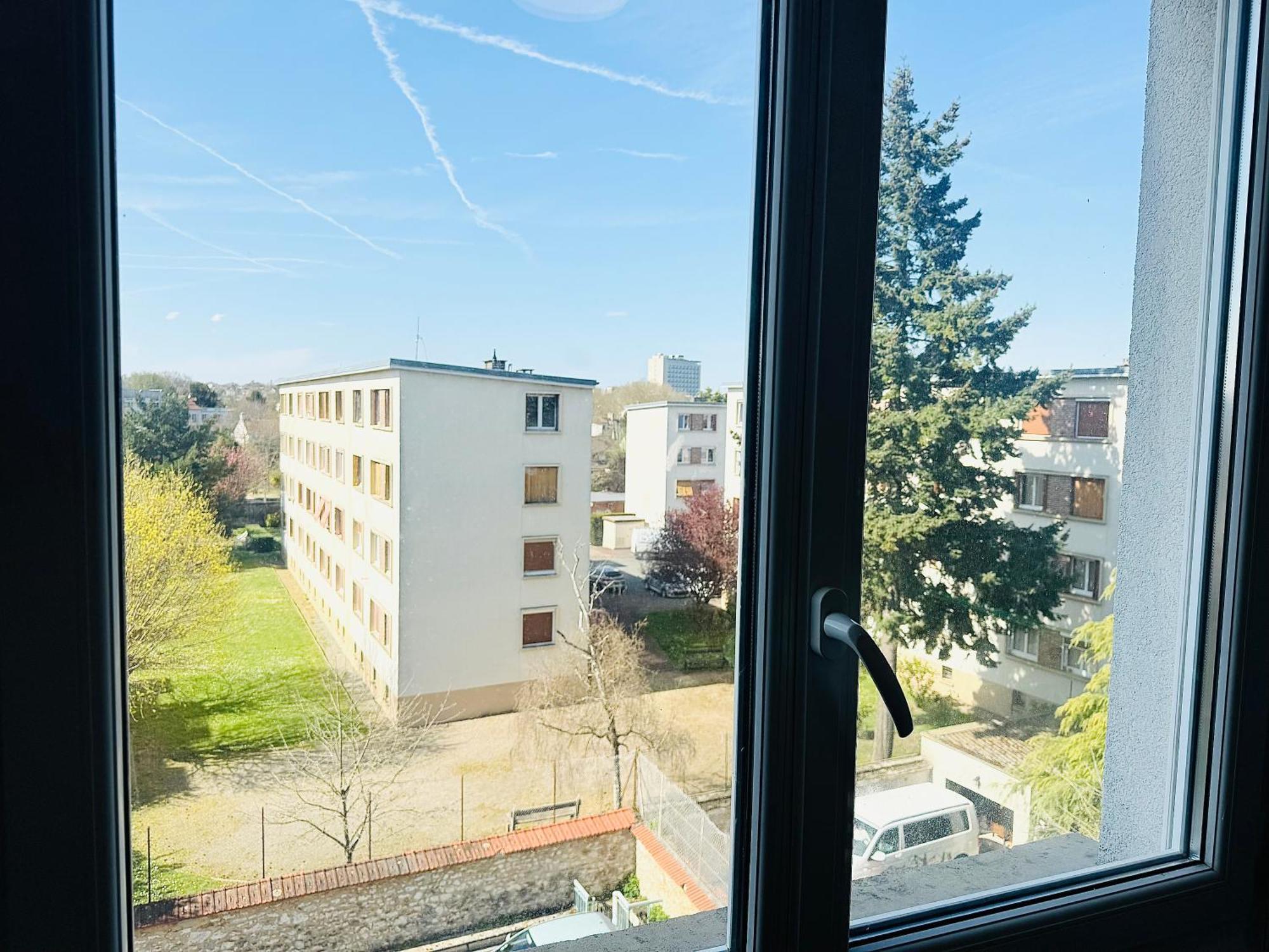 Studio A 300 Metres De La Gare Et 25 Minutes De Paris En Train Melun Dış mekan fotoğraf