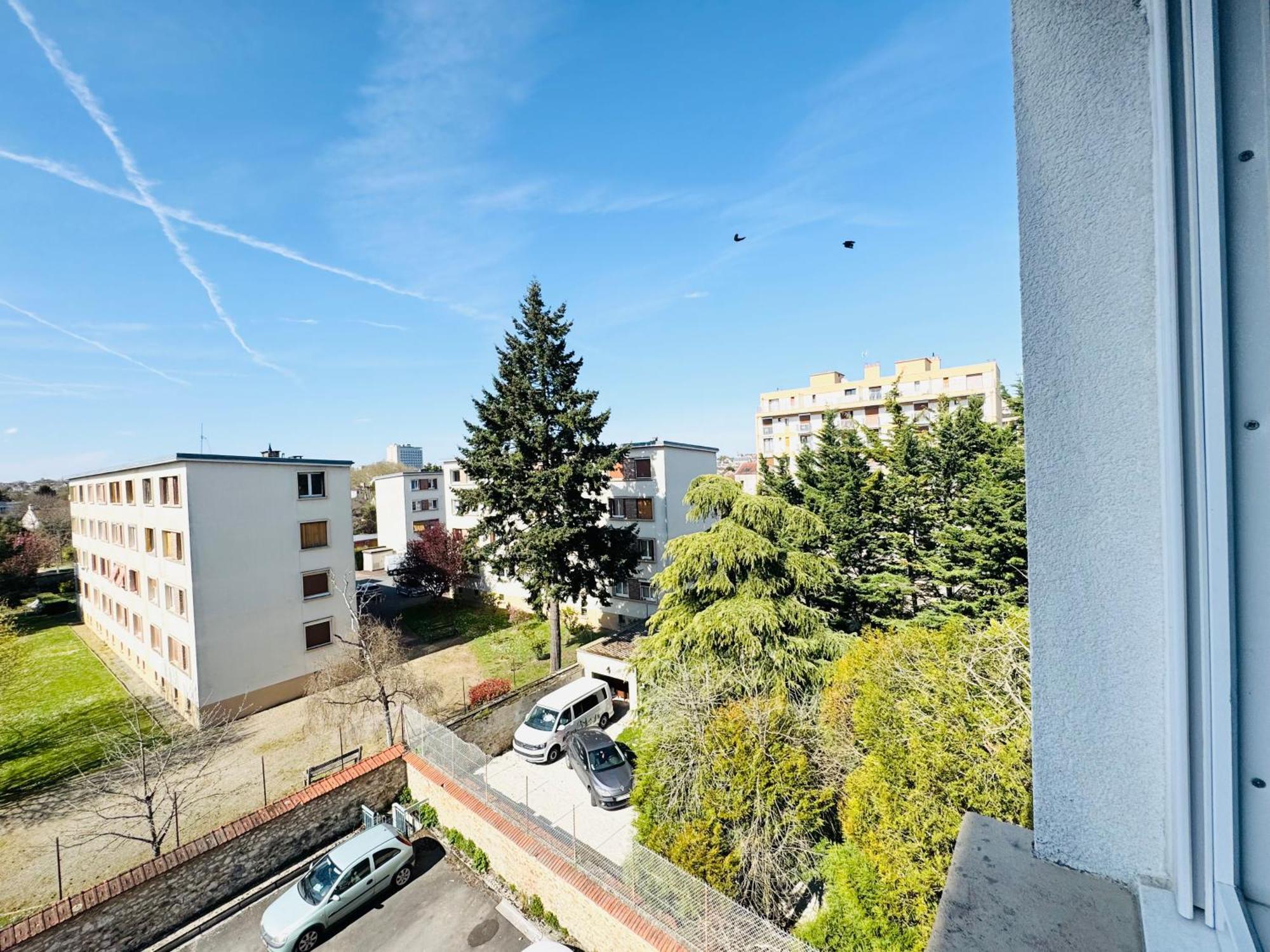 Studio A 300 Metres De La Gare Et 25 Minutes De Paris En Train Melun Dış mekan fotoğraf